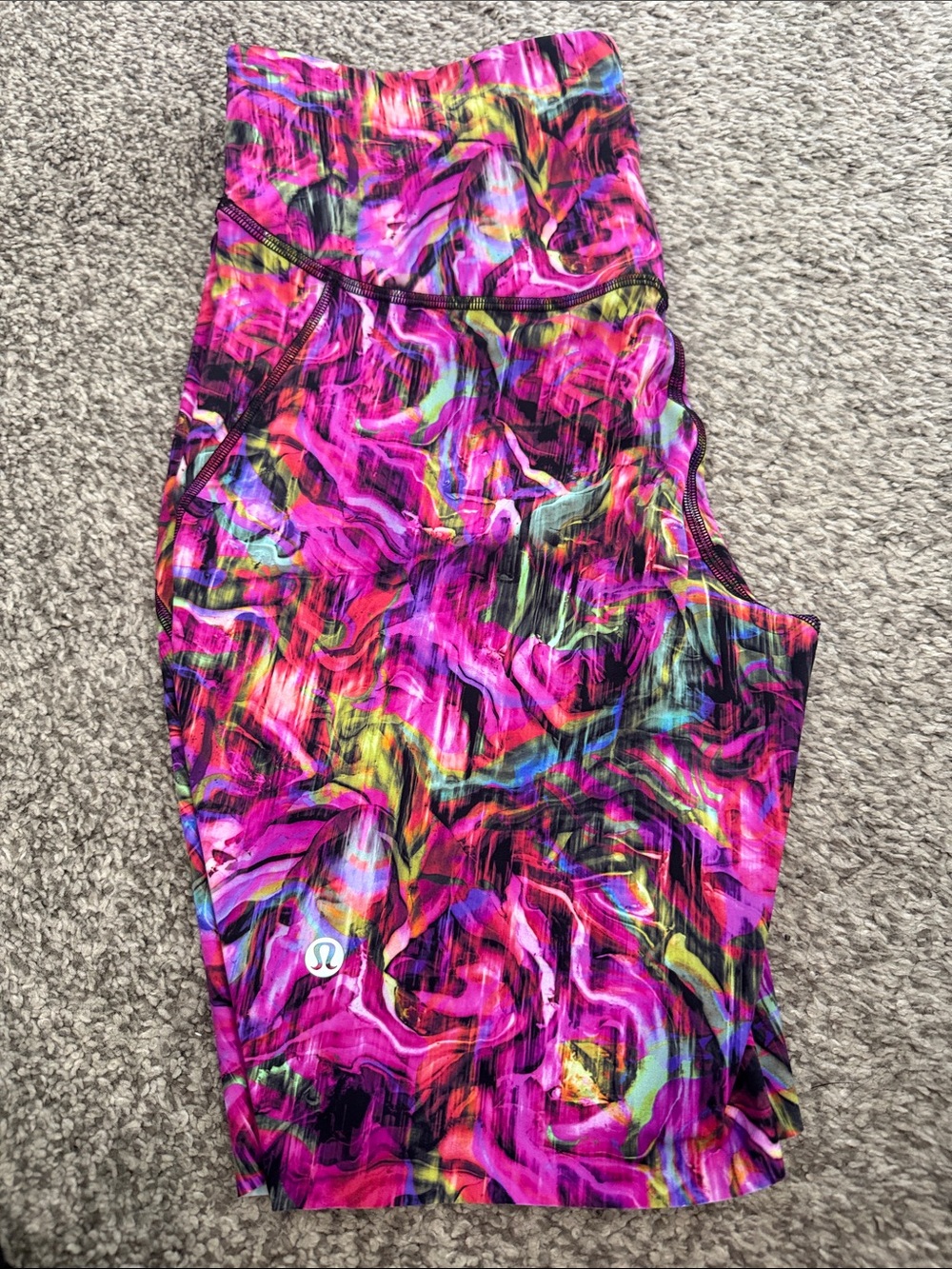 Lululemon shorts size 10 like new